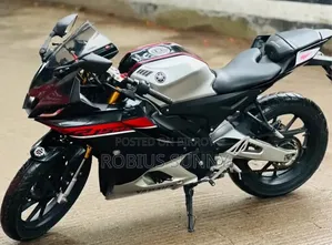 Yamaha R15M 2023 Silver