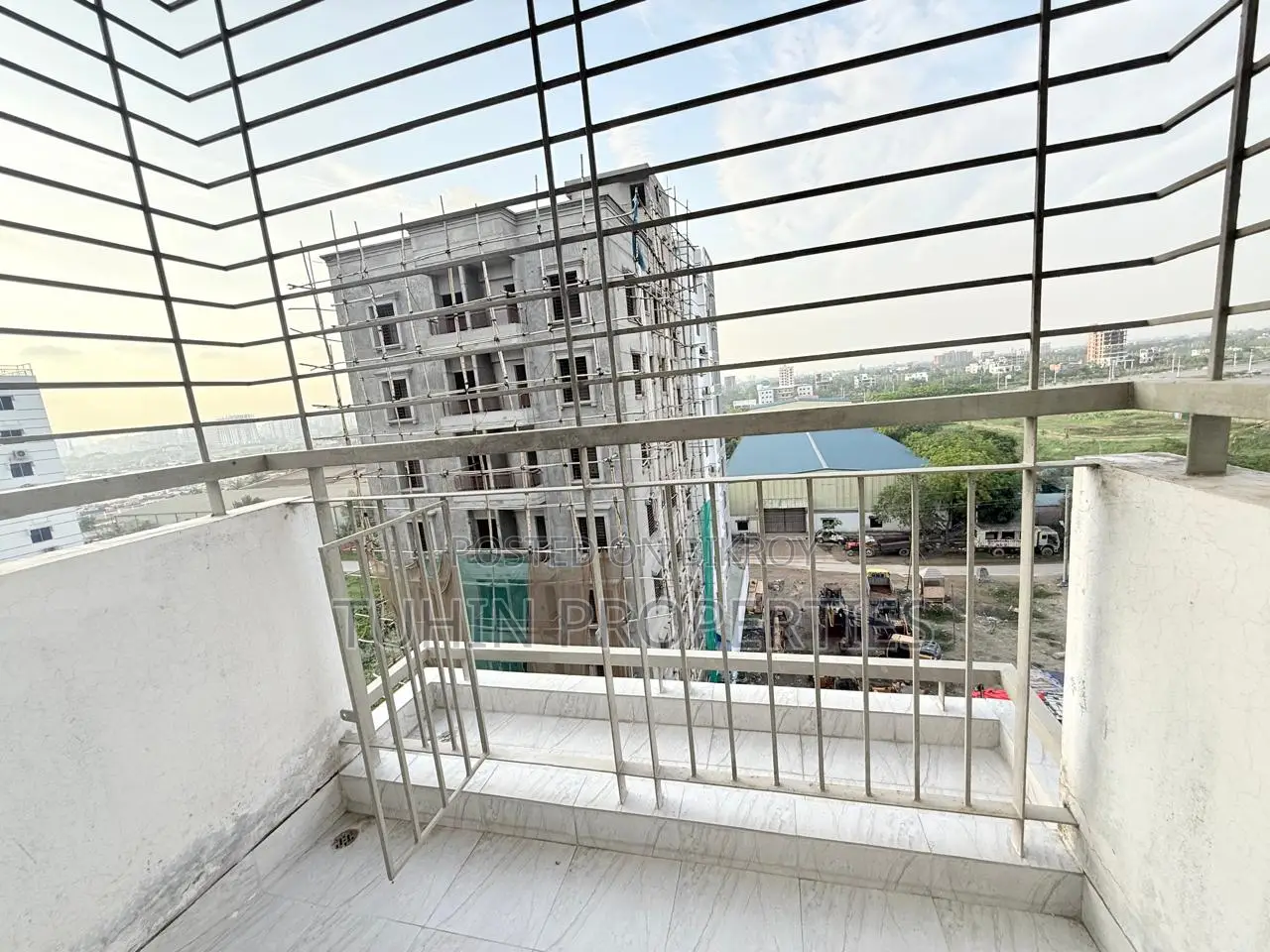 3bdrm Apartment in Basundhara for sale