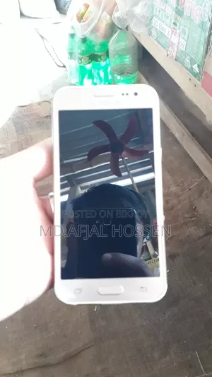 Samsung Galaxy J2 8 GB Gold