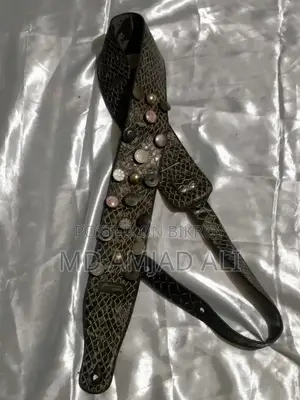 আইভেনেস গিটার বেল্ট