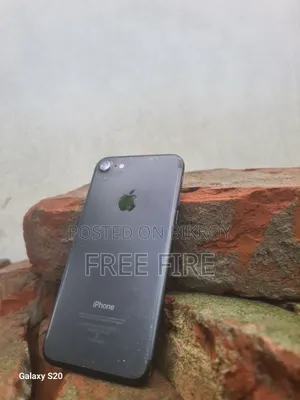 Apple iPhone 7 32 GB Black