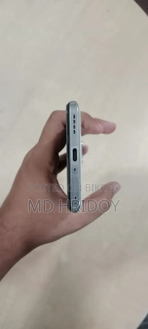 রিয়েলমি জিটি২ প্রো ২৫৬ জিবি সাদা