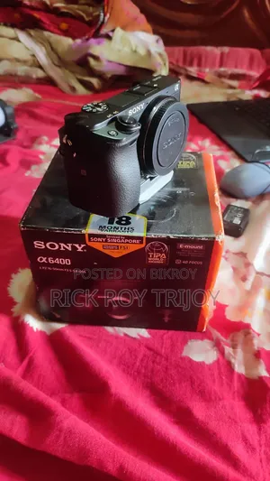 Sony 6400 ,Full Fresh Official Body,7 Month Warranty Left