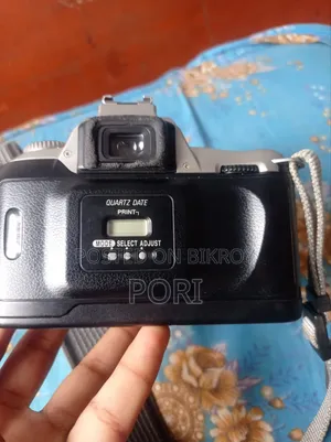 Nikon লেন্স সহ বিক্রি করা হবে