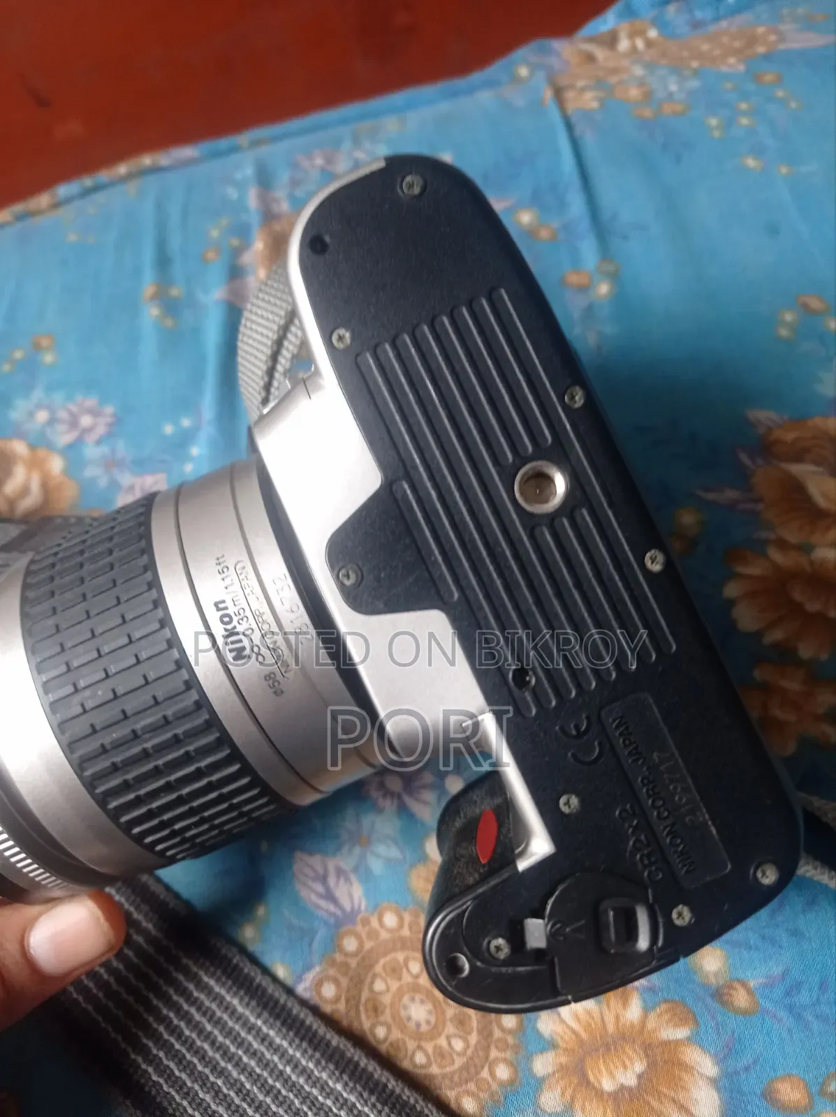 Nikon লেন্স সহ বিক্রি করা হবে