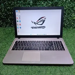 Laptop Asus 3GB Intel SSD 256GB