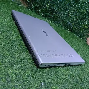Laptop Asus 3GB Intel SSD 256GB