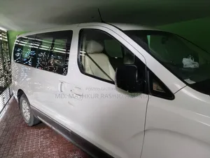 Hyundai H1 2013 White