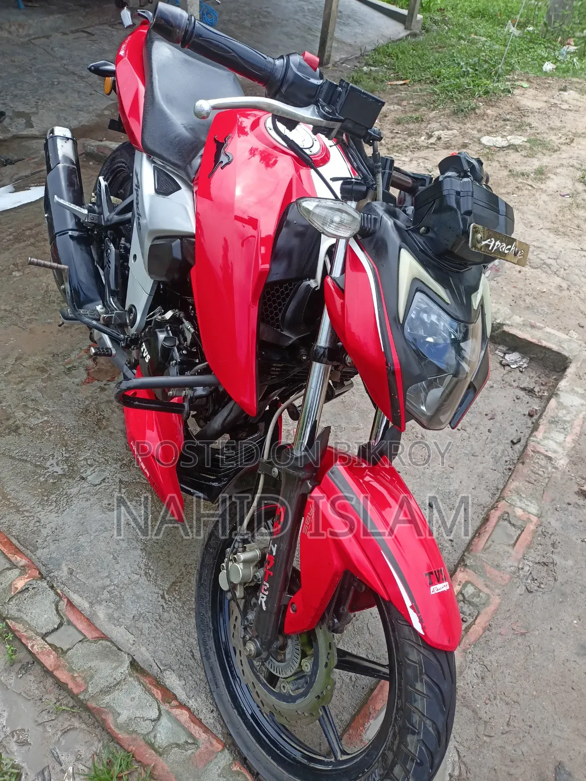 TVS Apache RTR 160 4V 2022 Red