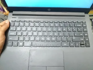 Laptop HP 240 G8 8GB Intel Core i3 HDD+SSD 512GB