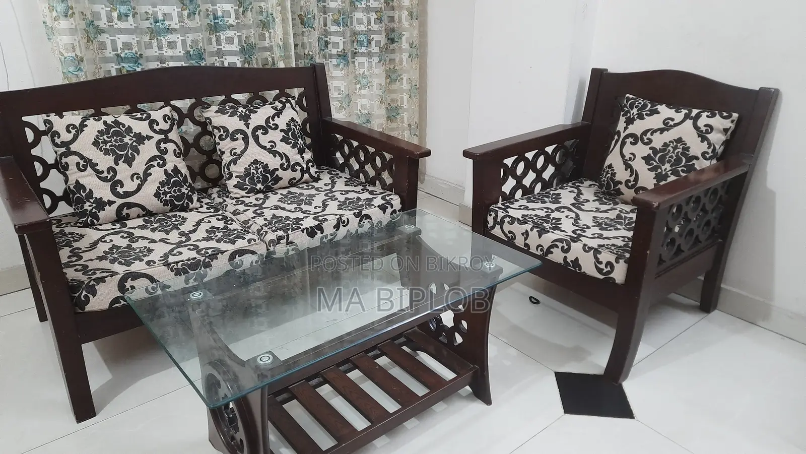 Sofa (3 Seater) and Center Table