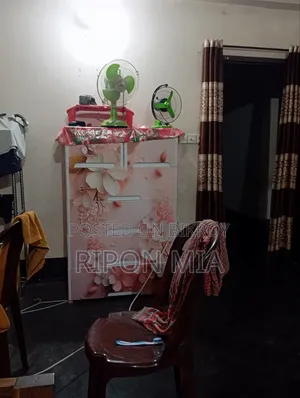 ঘরের আসবাবপত্র