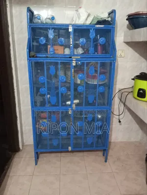 ঘরের আসবাবপত্র