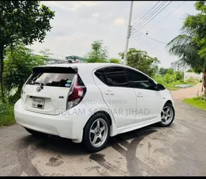 Toyota Aqua 2012 Pearl