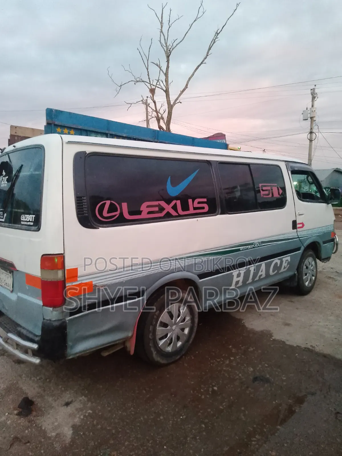 Toyota HiAce 1998 White