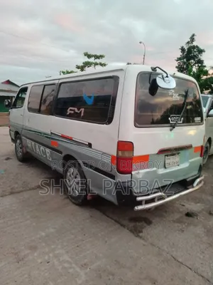 Toyota HiAce 1998 White
