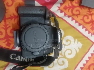 Canon 760D With 18-135mm STM Lens.