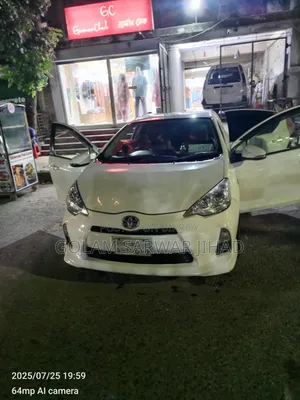 Toyota Aqua 2012 Pearl