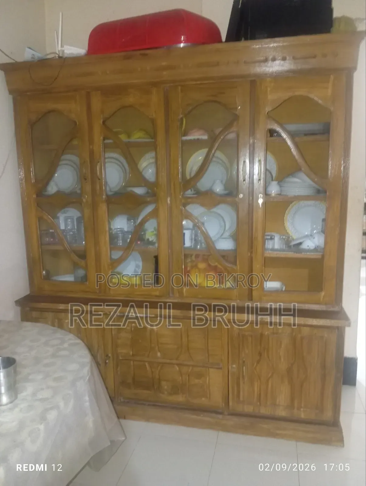 ওয়াল সুকেচ, ডাইনিং টেবিল, রেক ইমারজেন্সি সেল
