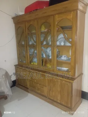 ওয়াল সুকেচ, ডাইনিং টেবিল, রেক ইমারজেন্সি সেল