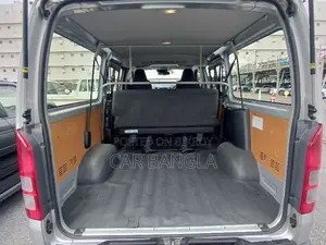 Toyota HiAce 2021 Silver