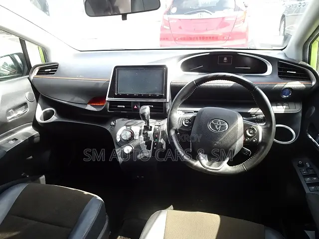 Toyota Sienta 2021 Yellow