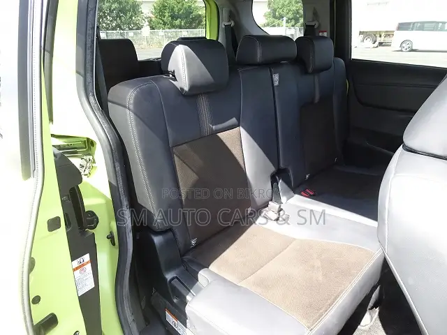 Toyota Sienta 2021 Yellow
