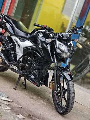 TVS Apache RTR 160 4V 2024 Black