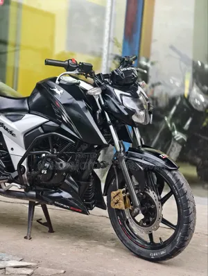 TVS Apache RTR 160 4V 2024 Black
