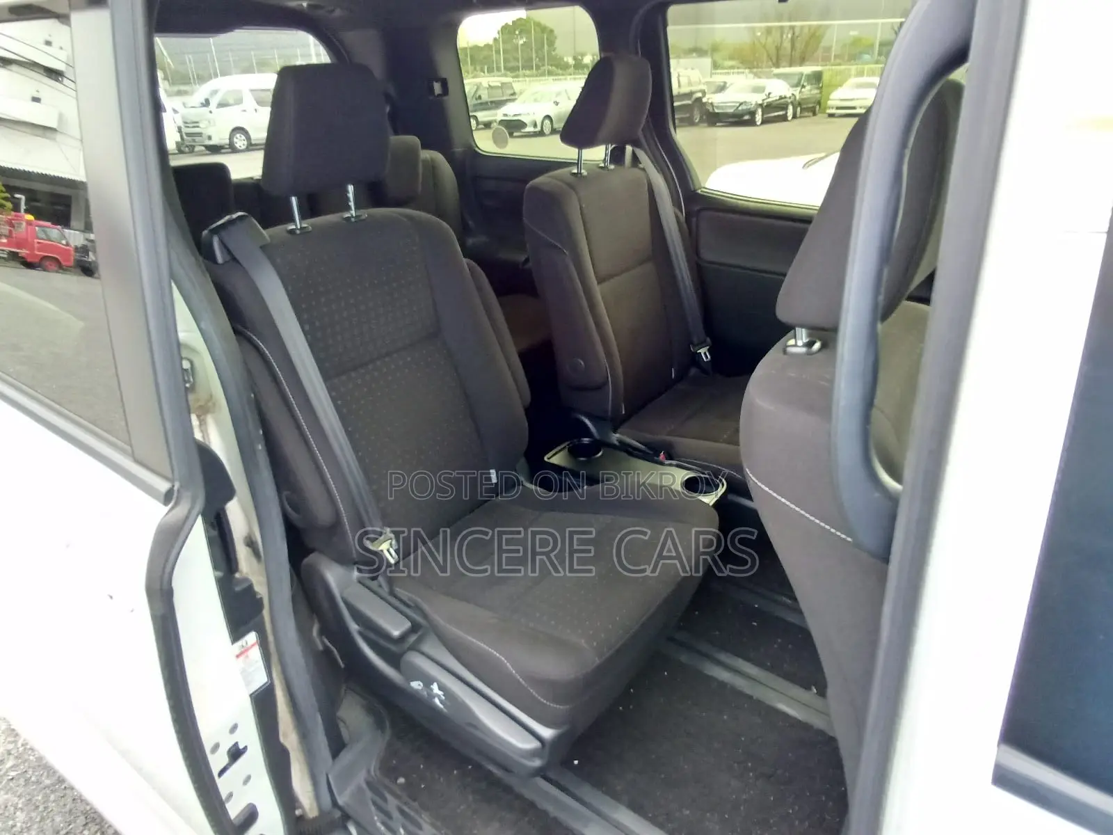 Toyota Noah 2021 Pearl