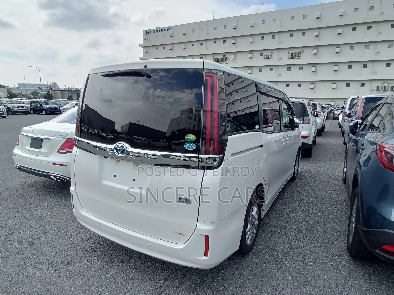 Toyota Noah 2021 Pearl