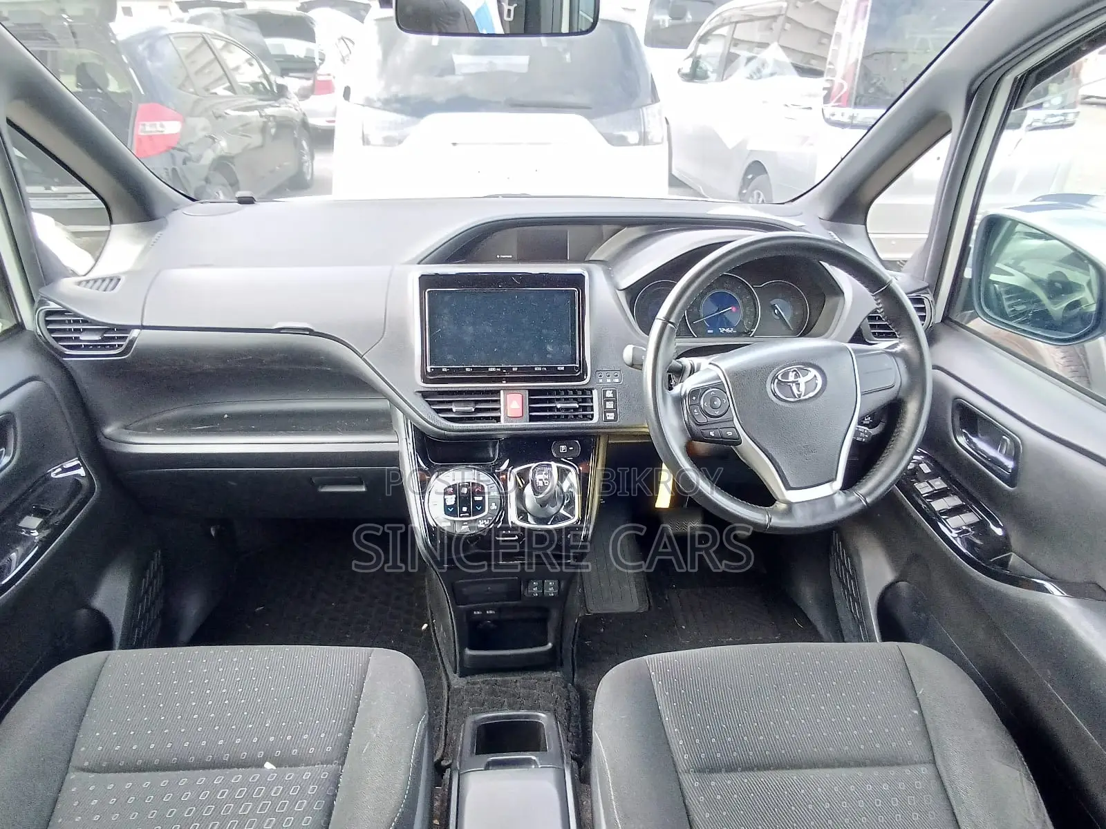 Toyota Noah 2021 Pearl