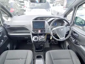 Toyota Noah 2021 Pearl