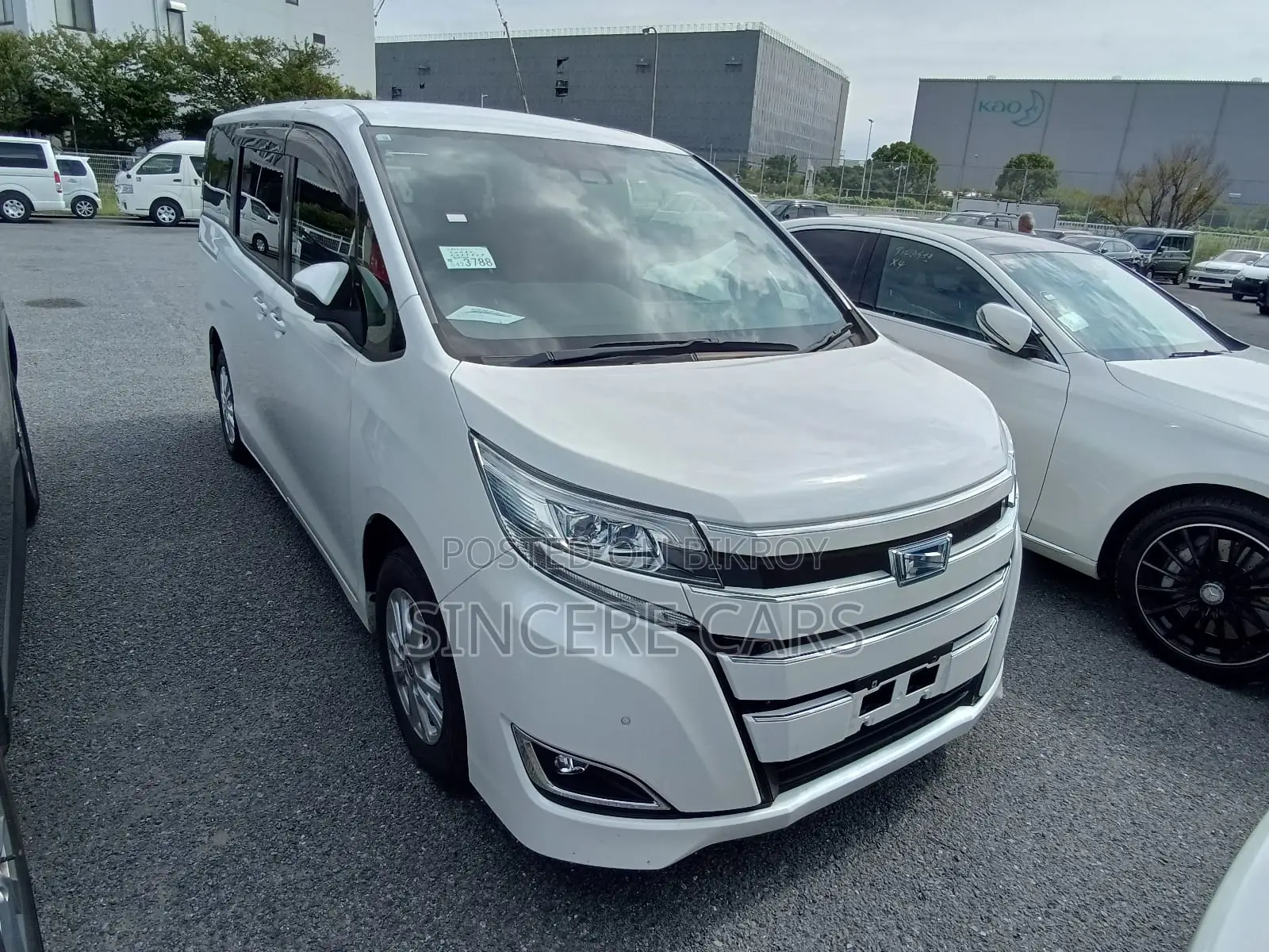 Toyota Noah 2021 Pearl