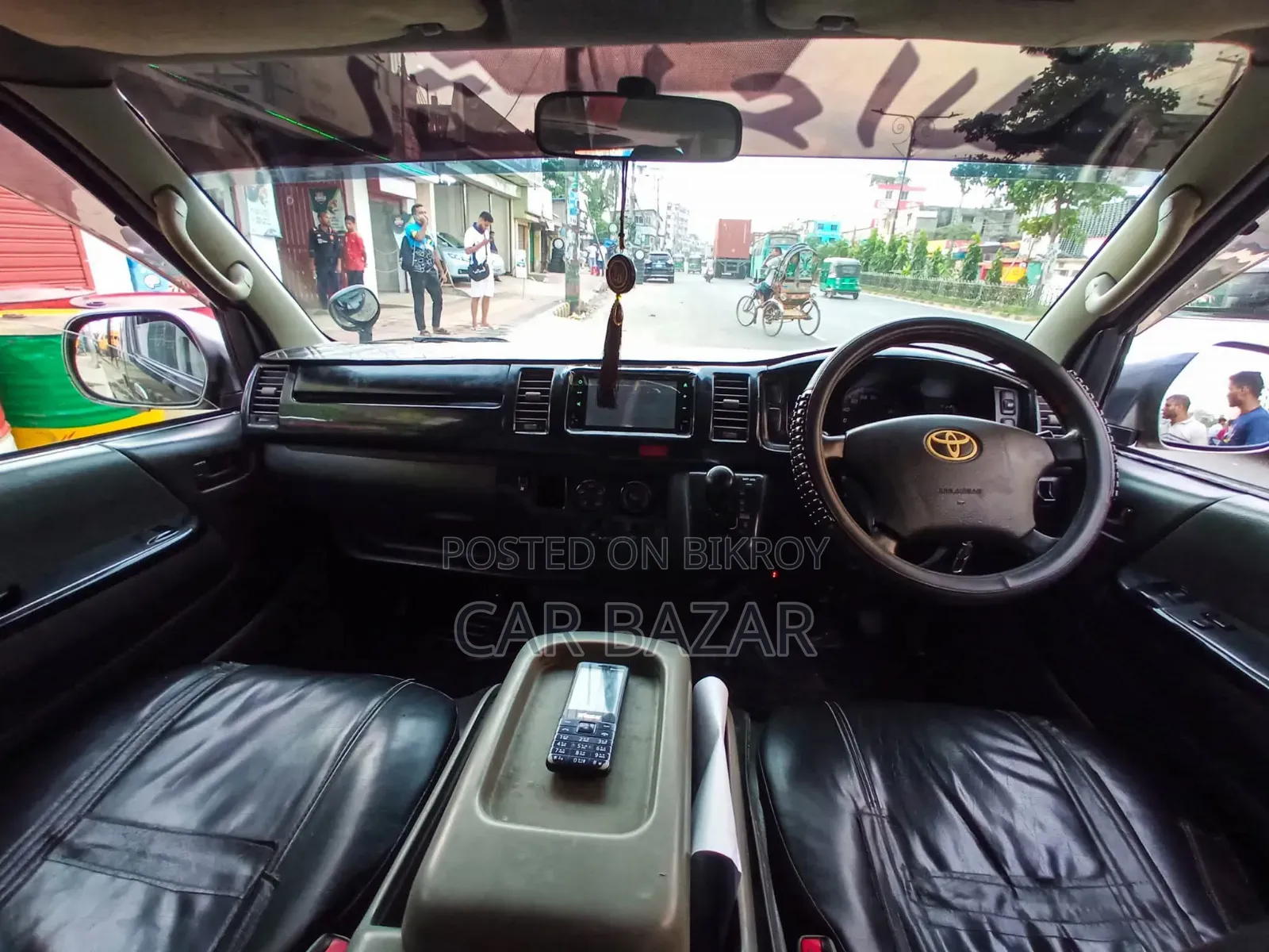 Toyota HiAce 2010 Black