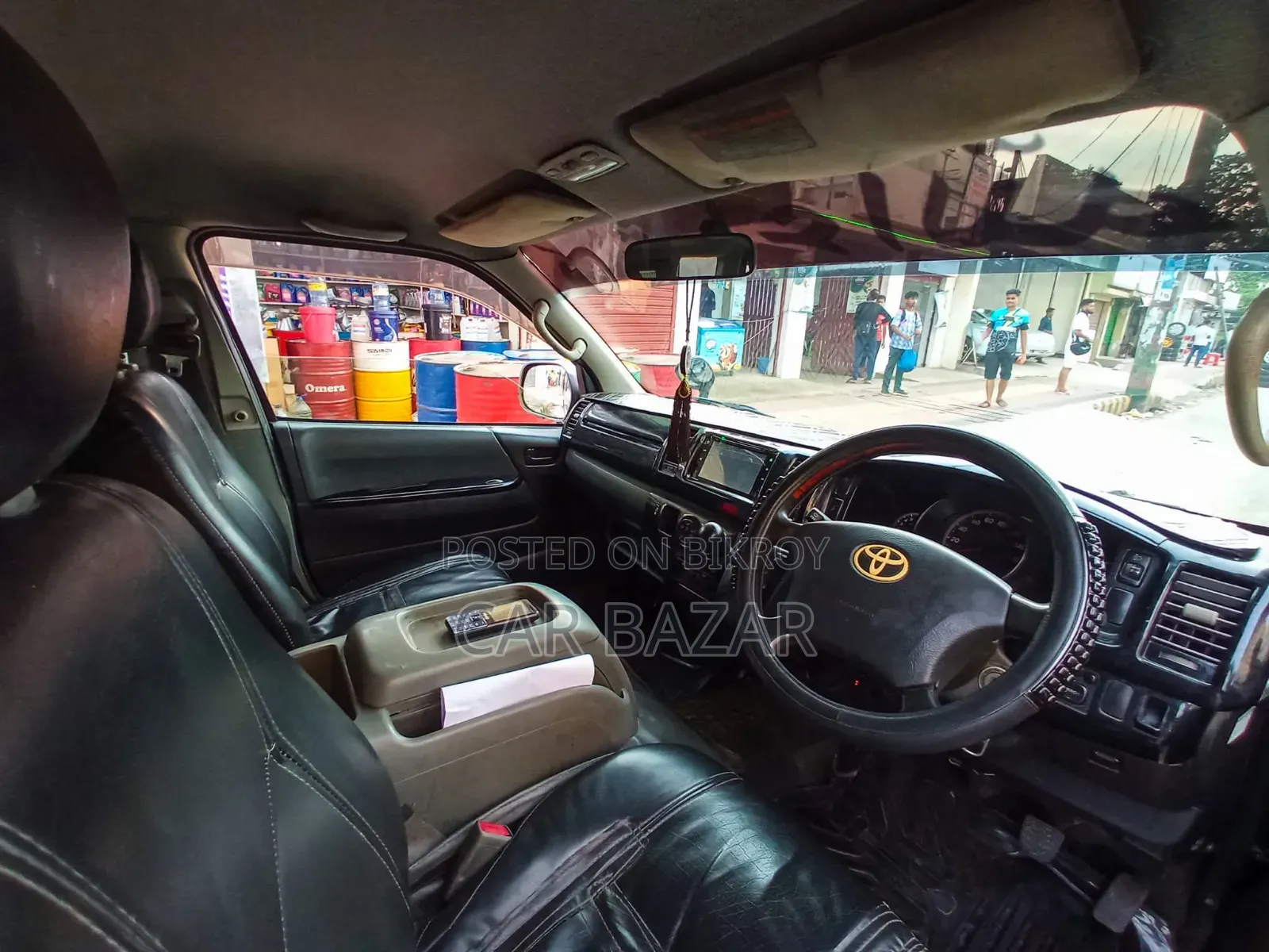 Toyota HiAce 2010 Black