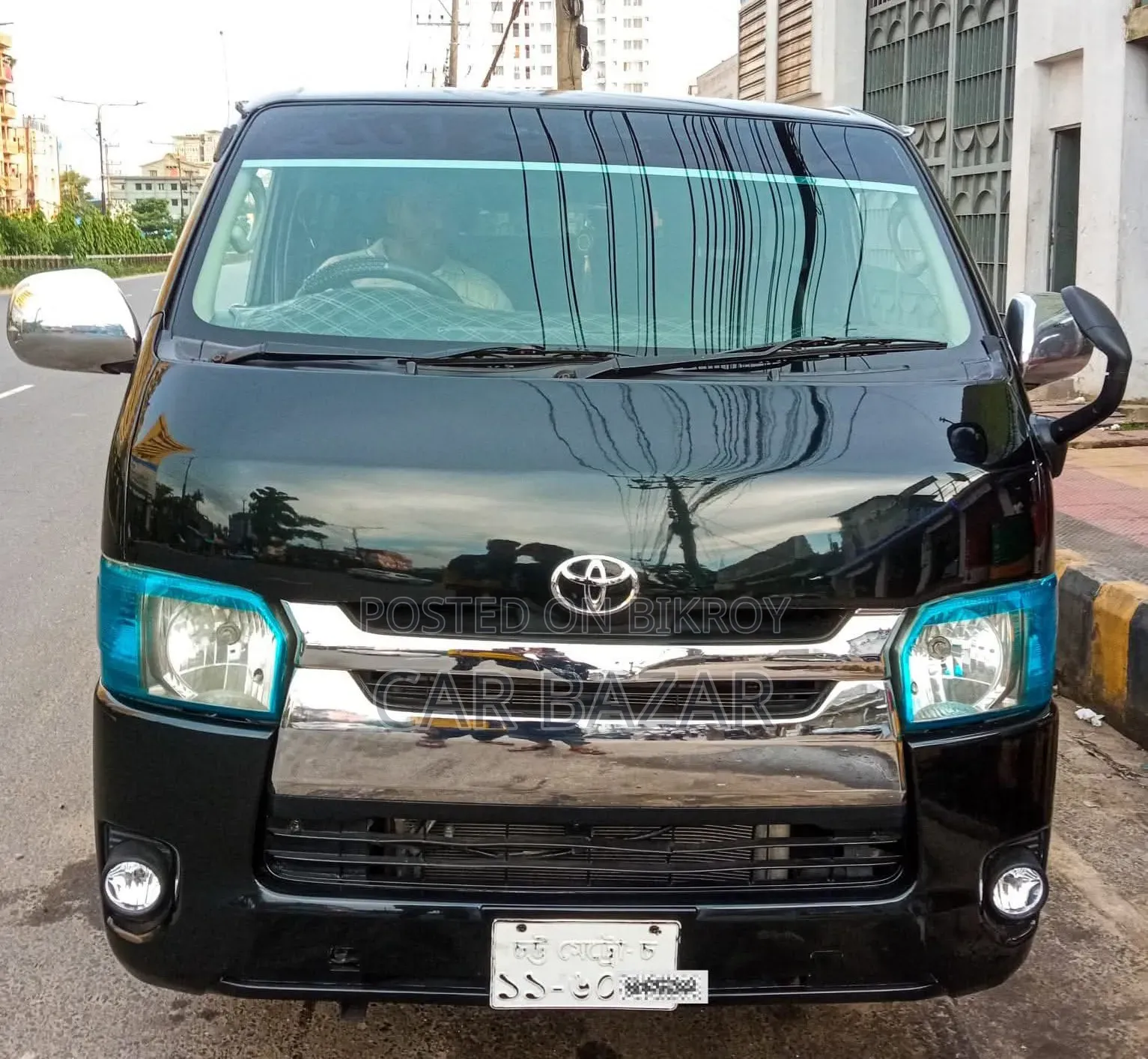 Toyota HiAce 2010 Black