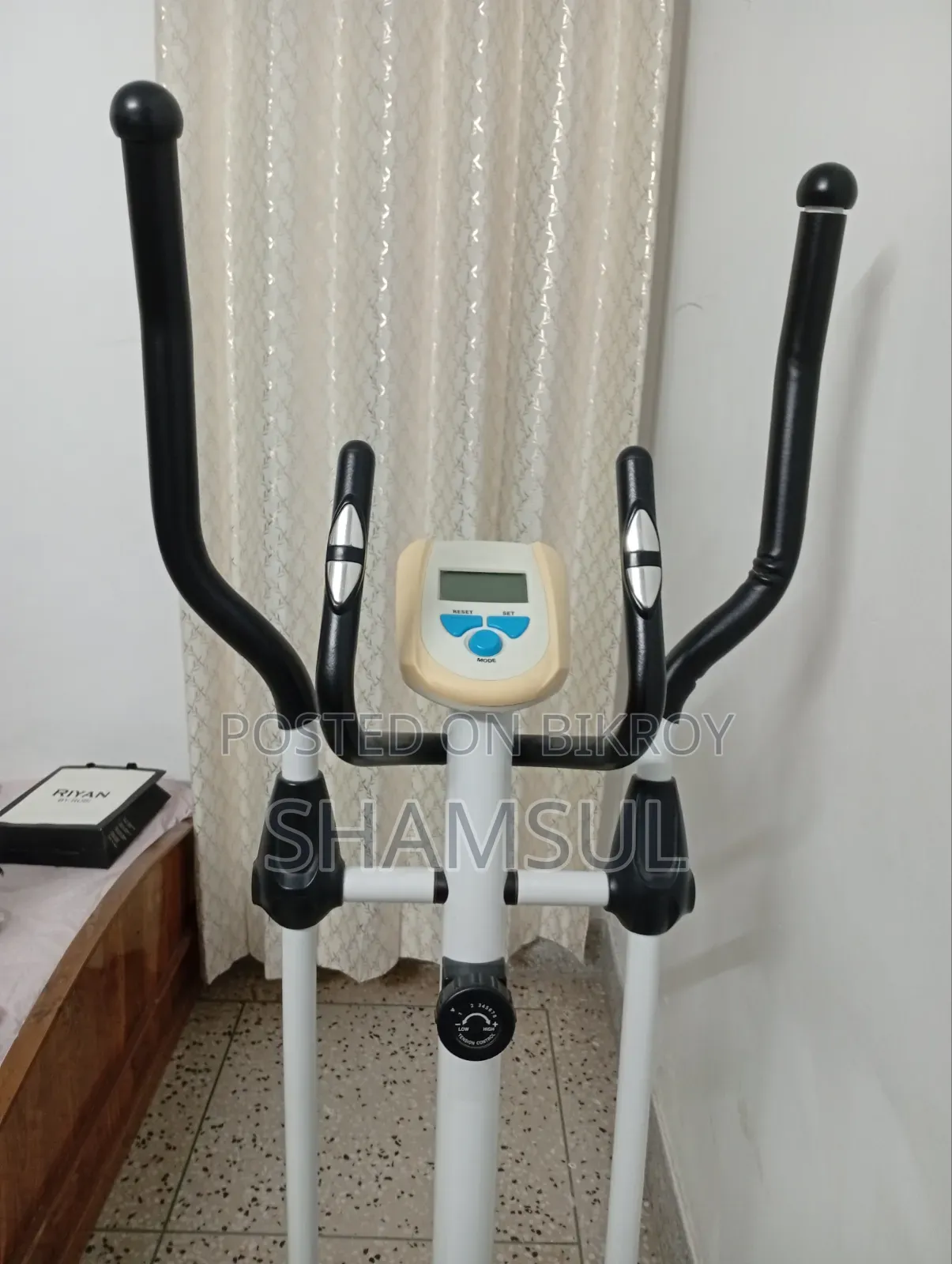 Cross Trainer