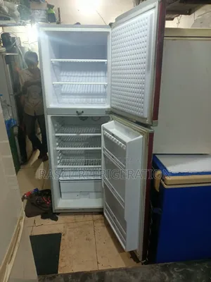 380 লিটার রানিং ওয়ালটোন ফিরিজ বিক্রি করা হবে।
