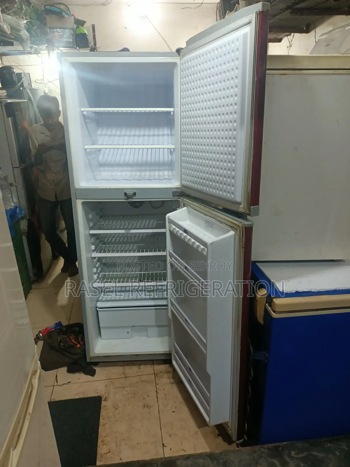 380 লিটার রানিং ওয়ালটোন ফিরিজ বিক্রি করা হবে।