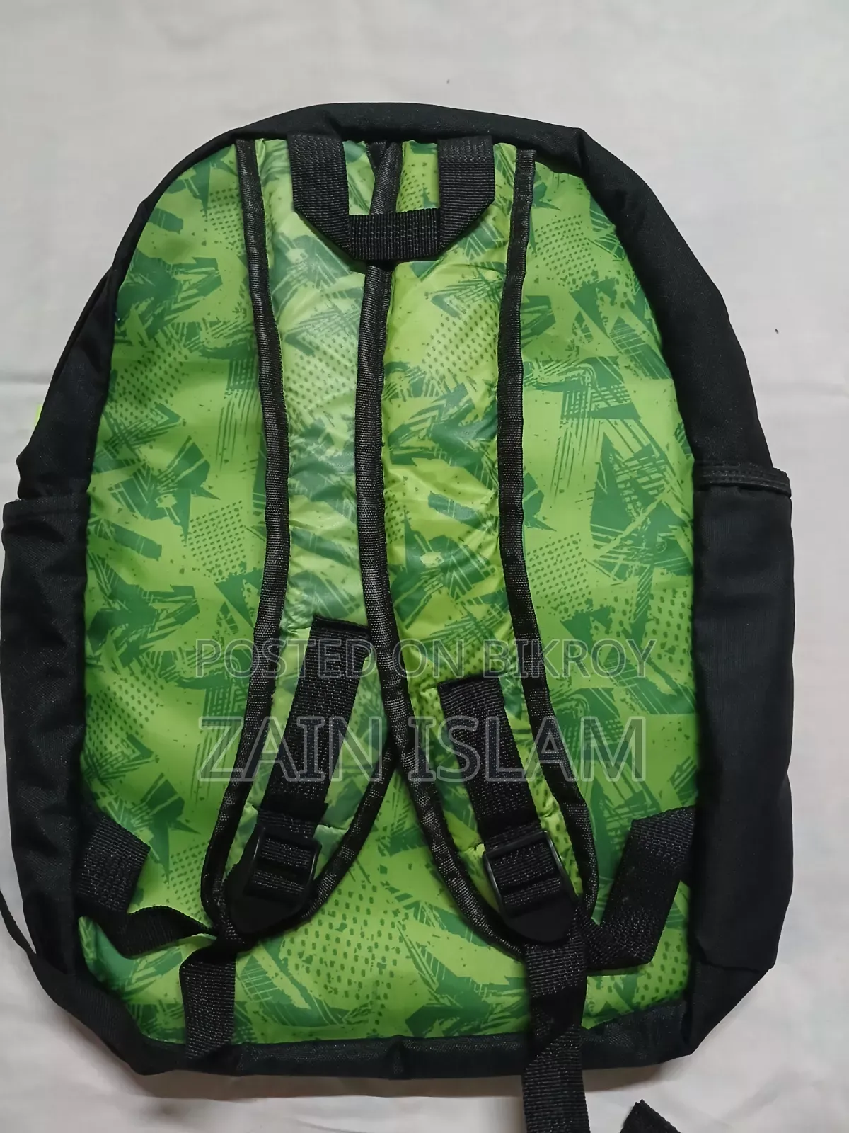 স্কুল ব্যাগ বিক্রয় করা হবে