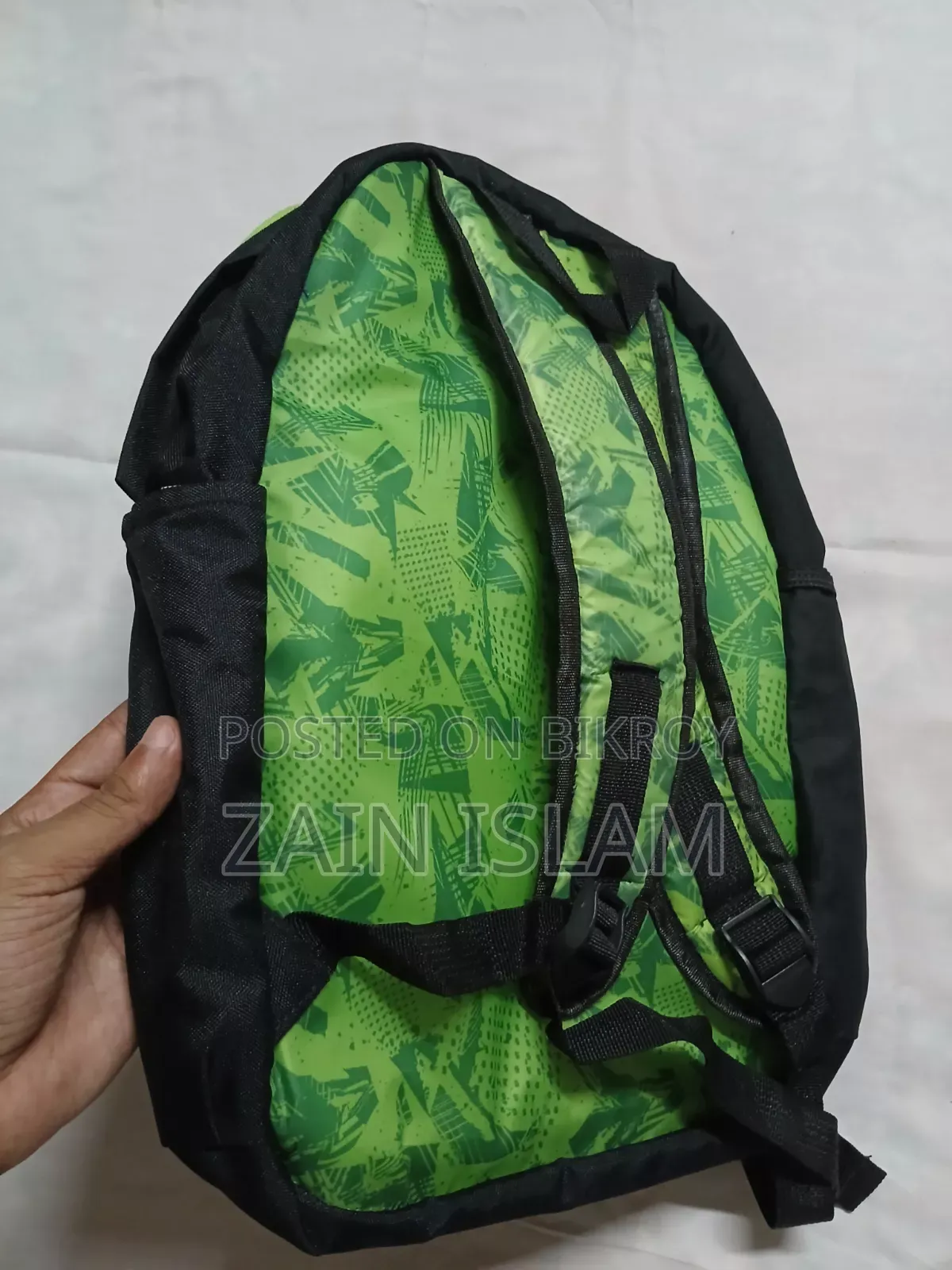 স্কুল ব্যাগ বিক্রয় করা হবে