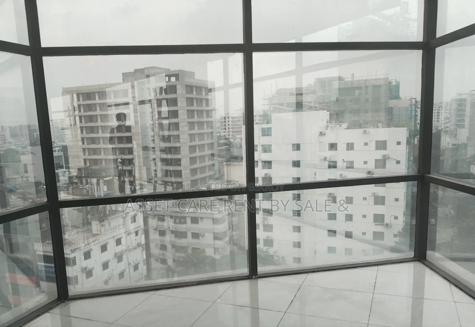 Gulshan-2 Circle Commercial Speech Rent