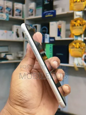 Apple iPhone XR 128 GB White