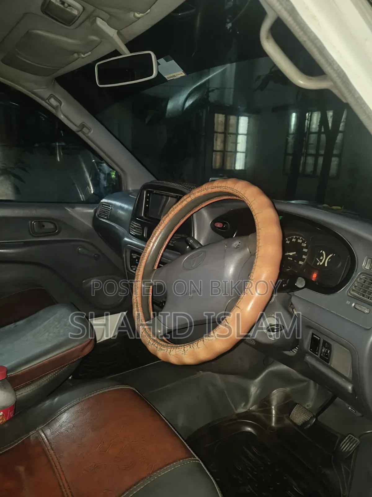Toyota Noah 2.0 AWD (8 Seater) 2005 White