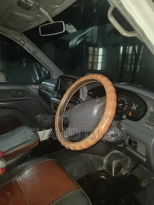 Toyota Noah 2.0 AWD (8 Seater) 2005 White