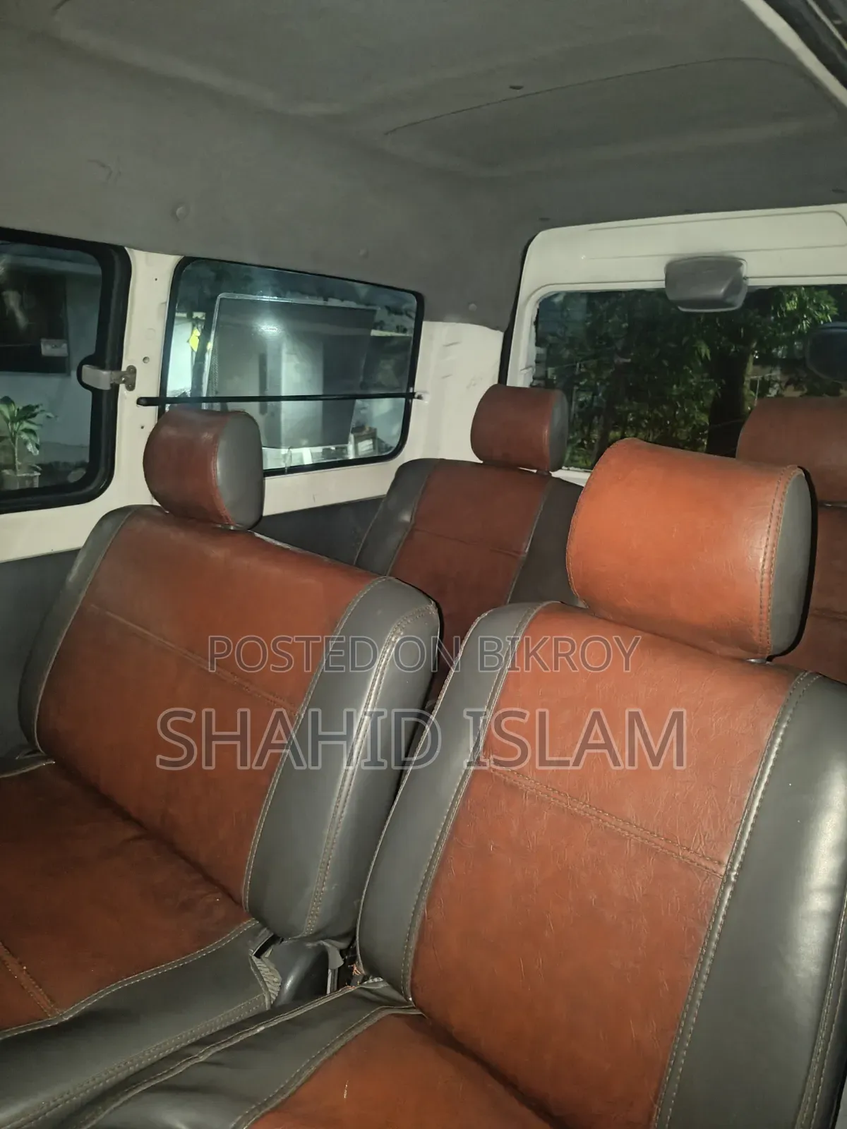 Toyota Noah 2.0 AWD (8 Seater) 2005 White