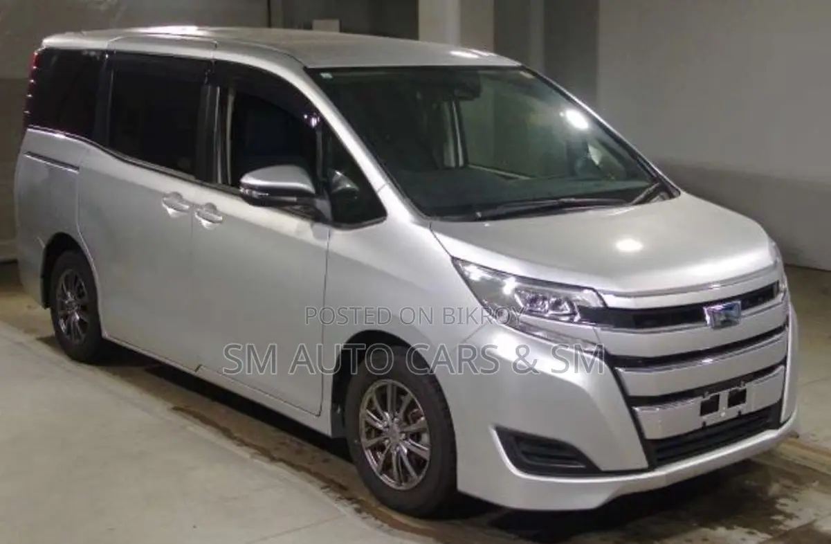 Toyota Noah 2021 Silver