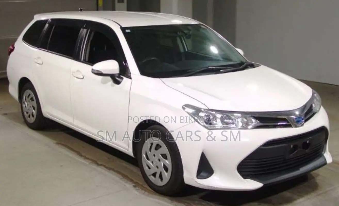 Toyota Corolla Fielder 2021 White