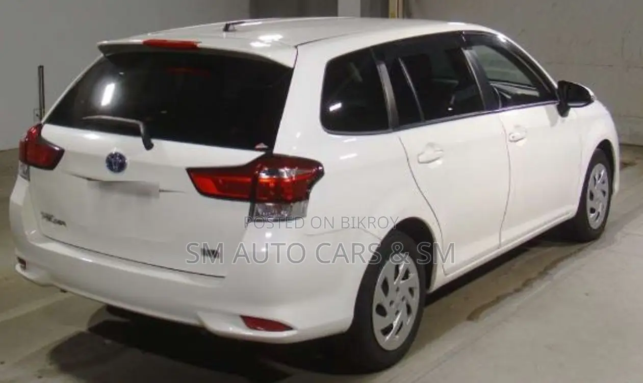 Toyota Corolla Fielder 2021 White